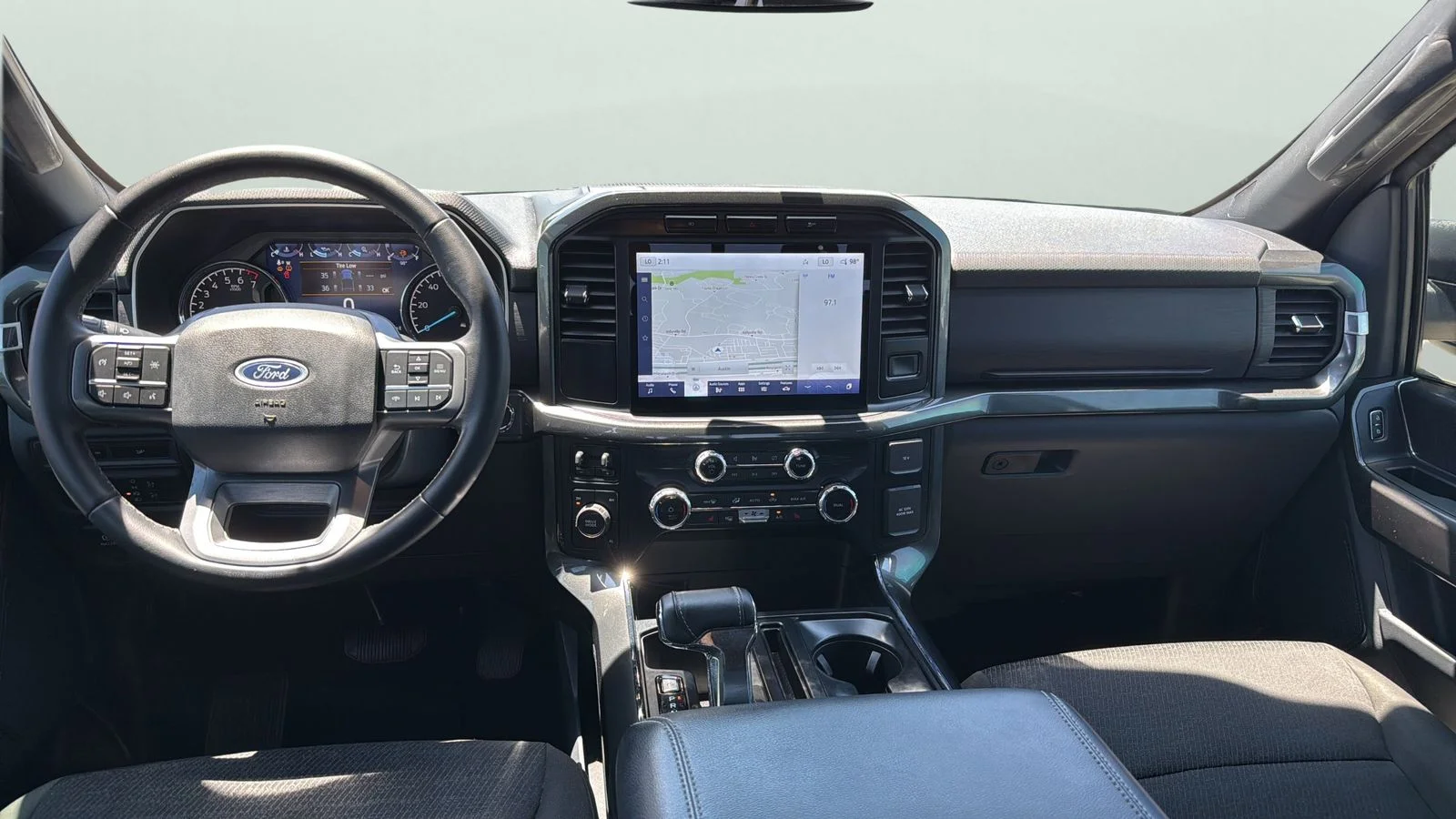 Used 2023 White Ford XLT image 18