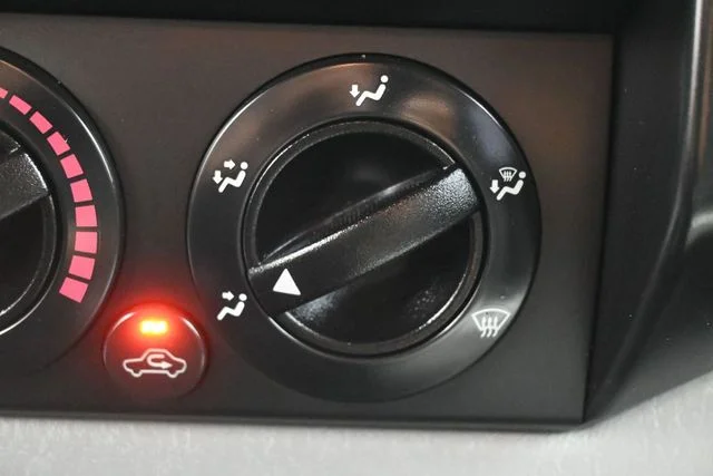 Used 2013 Black Toyota Base image 27