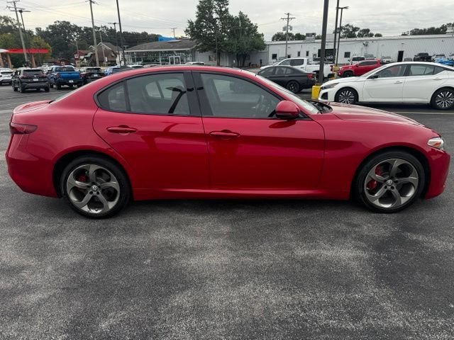 Used 2018  Alfa Romeo  image 4