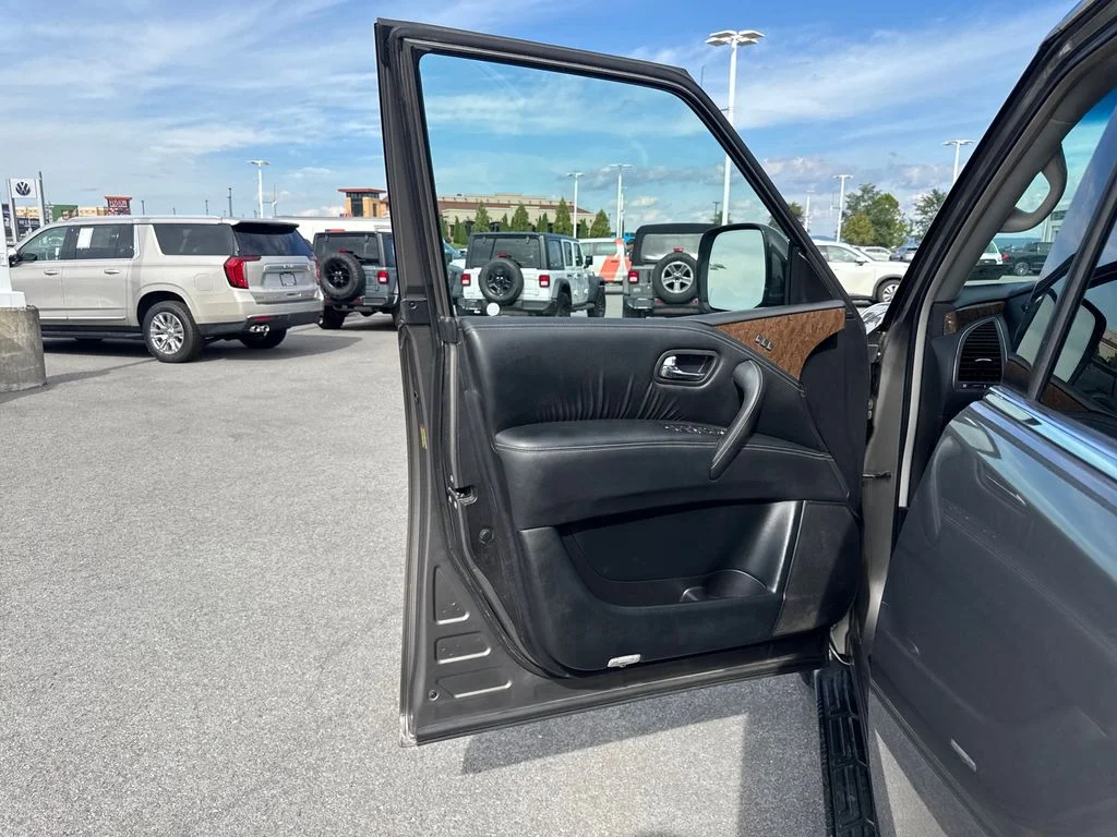 Used 2017 Smoky Quartz INFINITI Base image 29