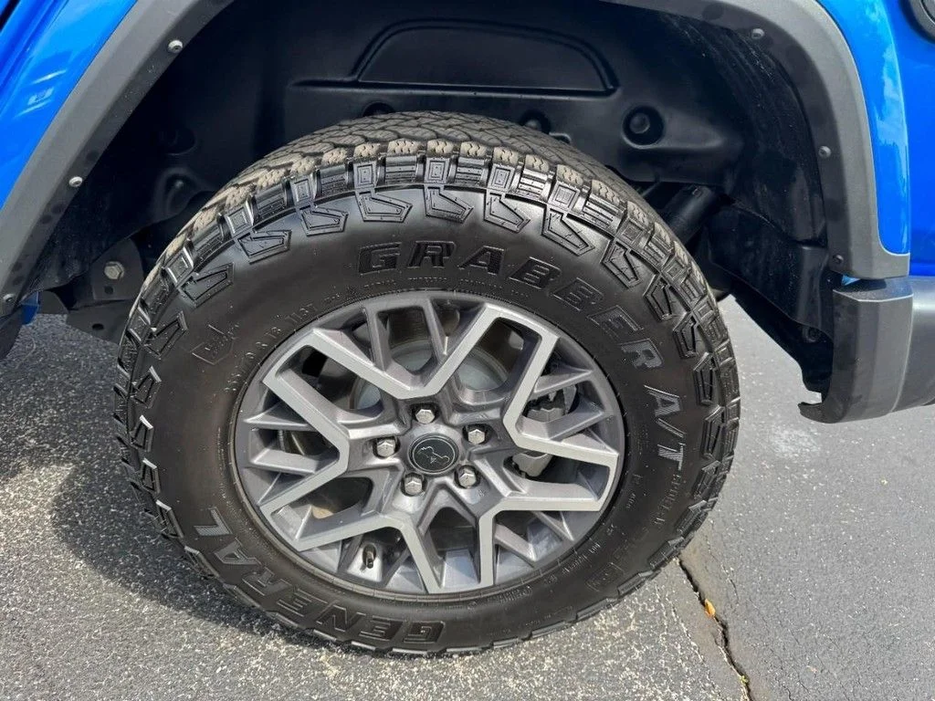 Used 2024 Blue Jeep Sahara image 7