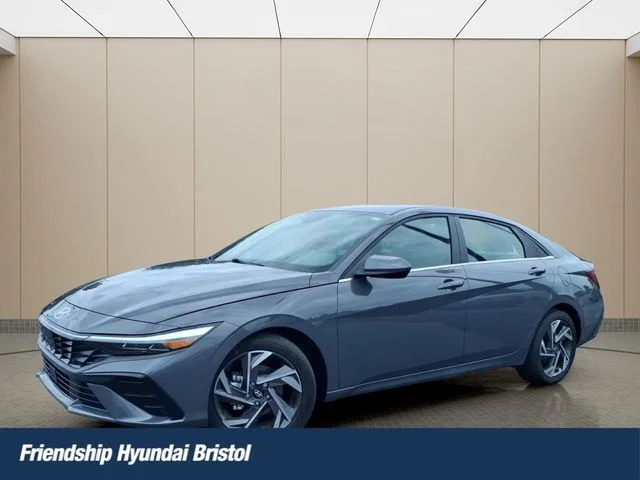 Used 2024 Gray Hyundai SEL image 1