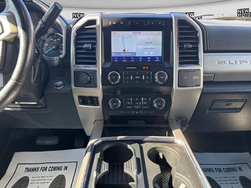 Used 2020 White Metallic Ford Lariat image 12