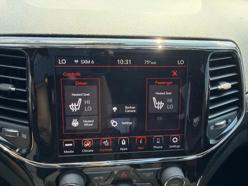 Used 2021 White Jeep Laredo X image 21