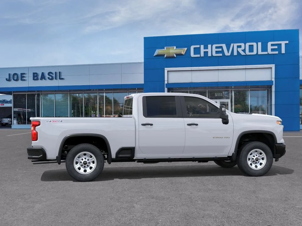 New 2026 Summit White Chevrolet WT image 5