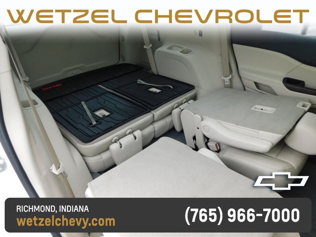 Used 2023 White GMC Denali image 30