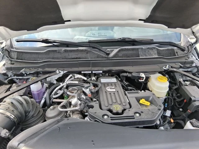 New 2026 Bright White Clear-Coat Exterior Paint RAM Laramie image 11
