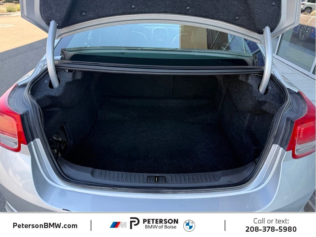 Used 2014 Silver Chevrolet LT image 9