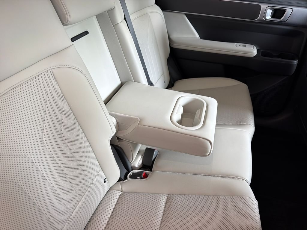 Used 2025 Hampton Gray Hyundai SEL image 29