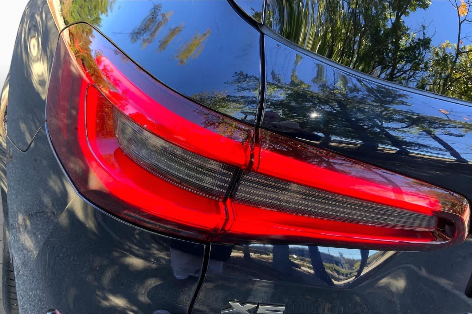 Certified Used 2023 Carbon Black Metallic BMW M50i image 27