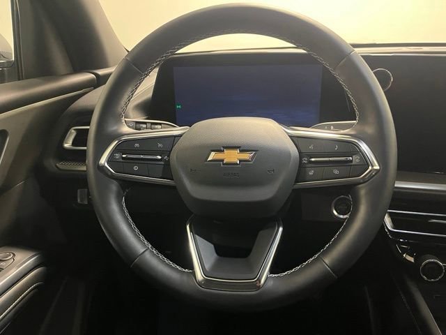 Used 2025 Mosaic Black Metallic Chevrolet LT image 17