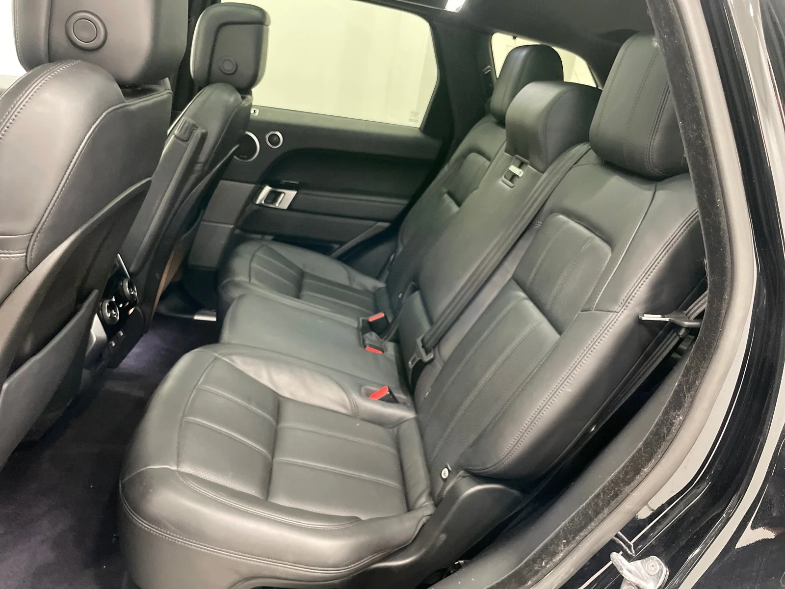 Used 2019 BLACK Land Rover HSE image 25