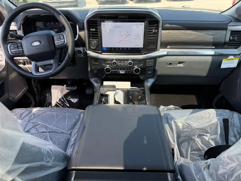 New 2026 Star White Metallic Tri-Coat Ford LARIAT 4WD SuperCrew 5.5