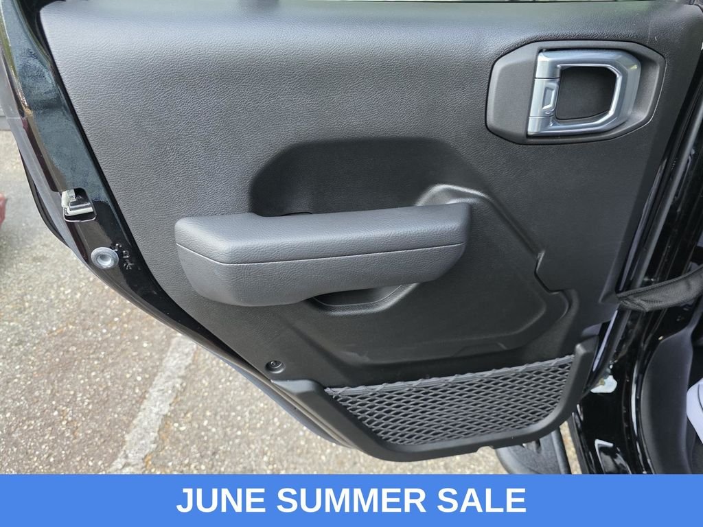 Used 2024 Black Jeep Sport S image 35