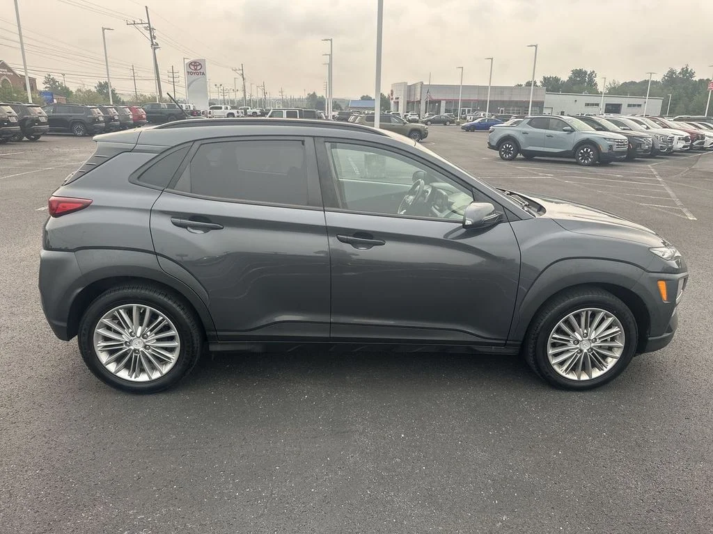 Used 2020 Gray Hyundai SEL image 9