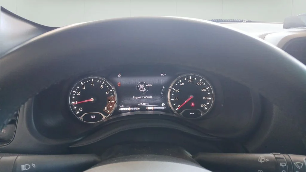 Used 2022 Gray Jeep Altitude image 10