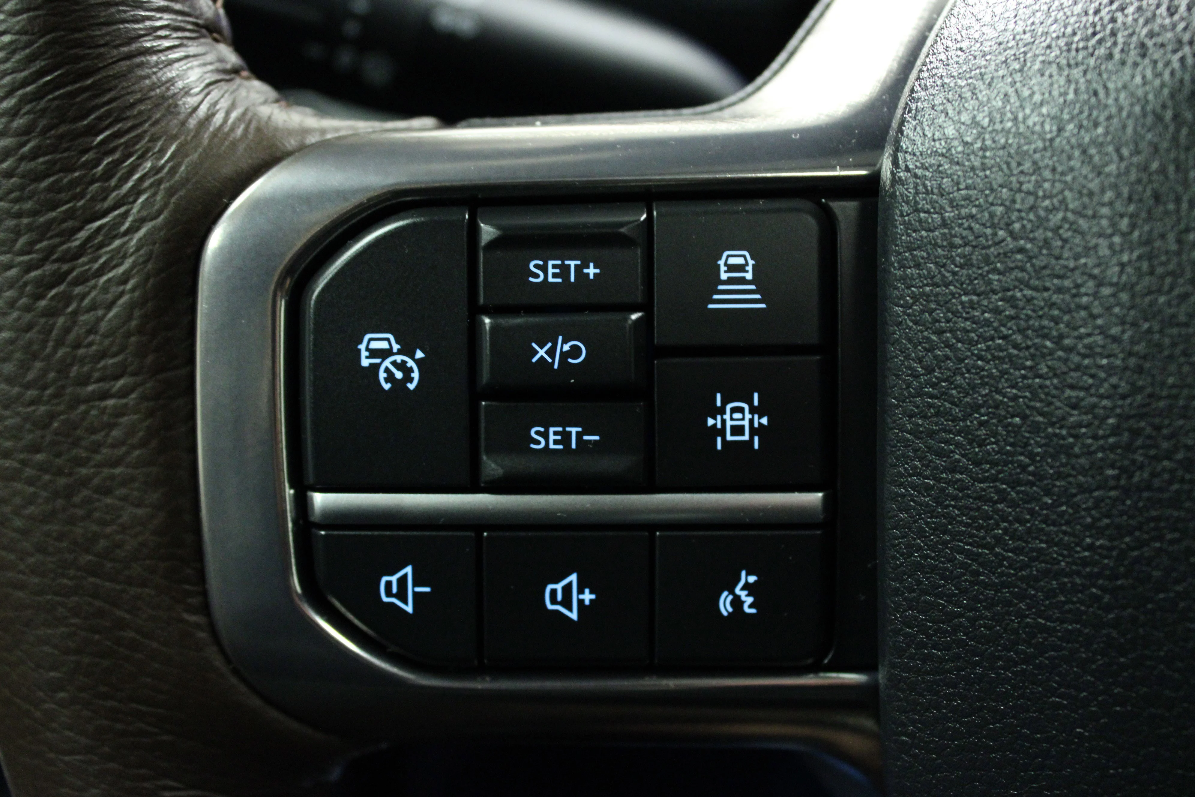 Used 2025 Star White Metallic Tri-Coat Ford King Ranch image 22