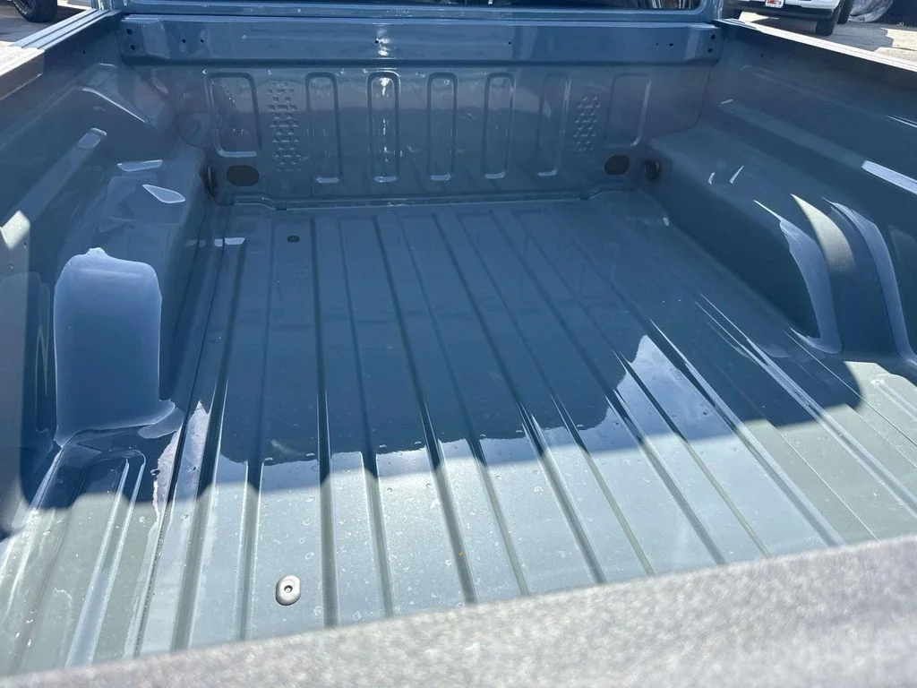 New 2026 Anvil Clear-Coat Exterior Paint Jeep Mojave X image 5