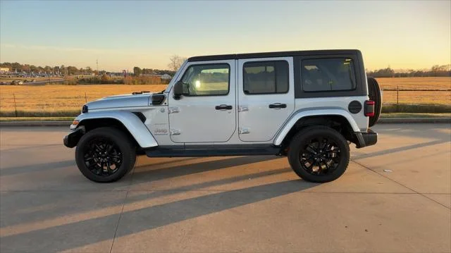 New 2023 Silver Zynith Clear-Coat Exterior Paint Jeep Sahara 4xe image 5