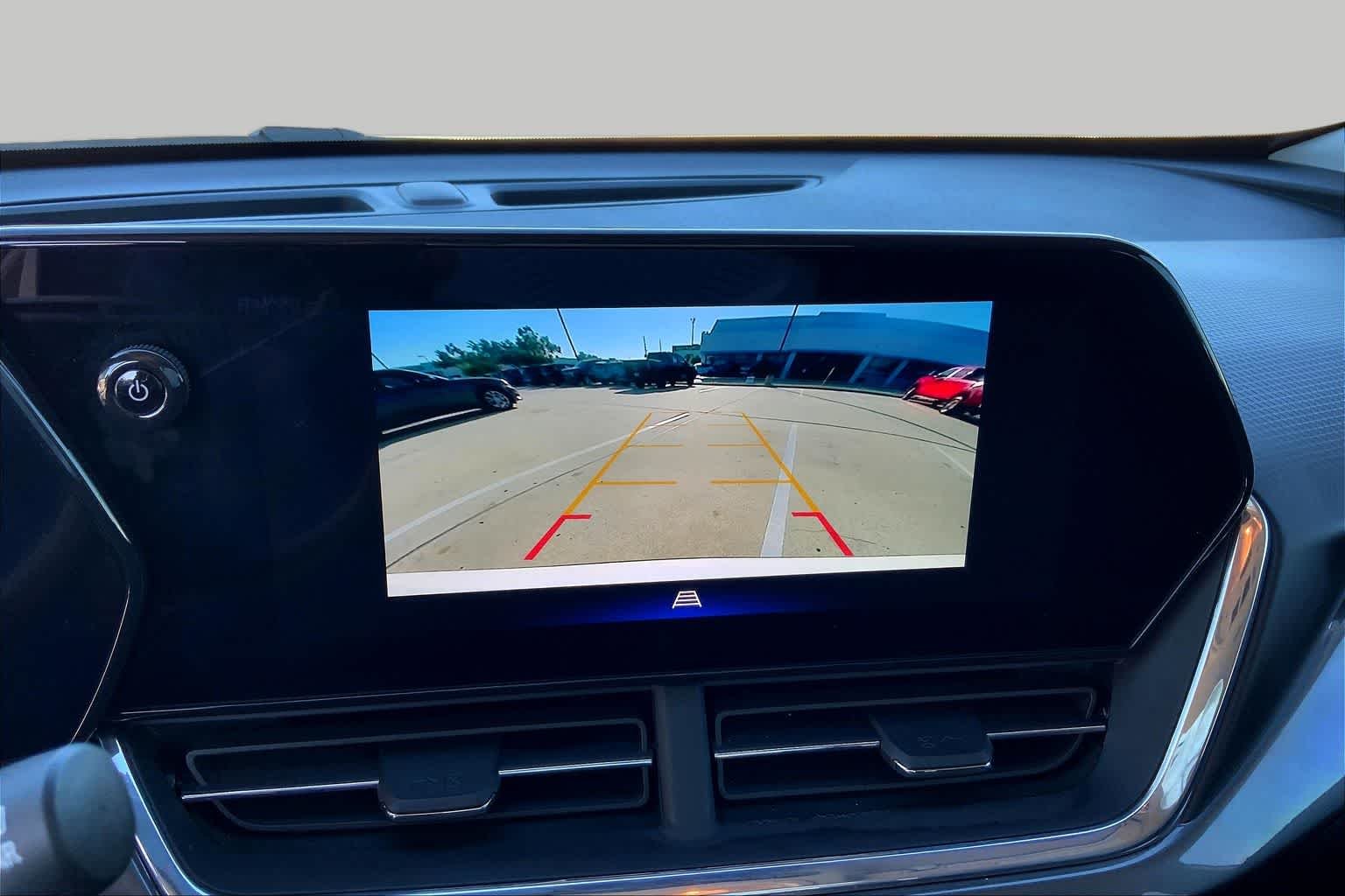 Used 2025 Summit White Chevrolet ACTIV image 28