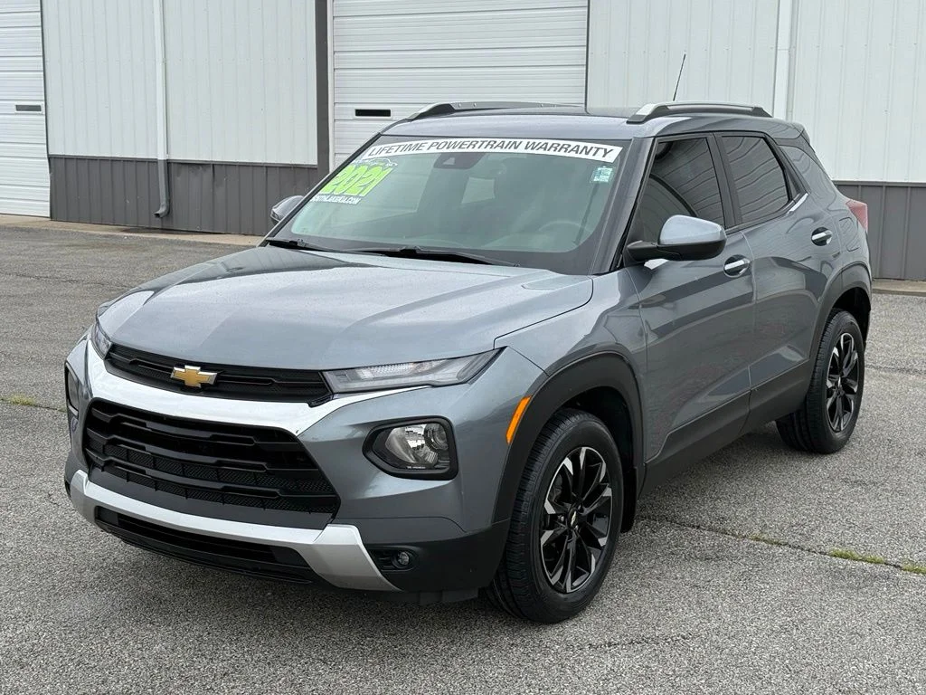 Used 2021 Gray Chevrolet LT image 3