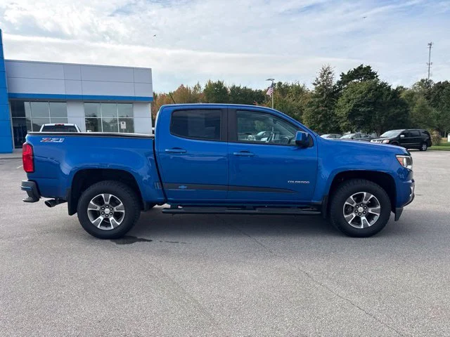 Used 2020 Blue Metallic Chevrolet Z71 image 9