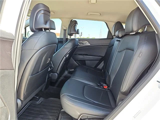 Used 2025 Glacial White Pearl KIA EX Front-Wheel Drive image 6
