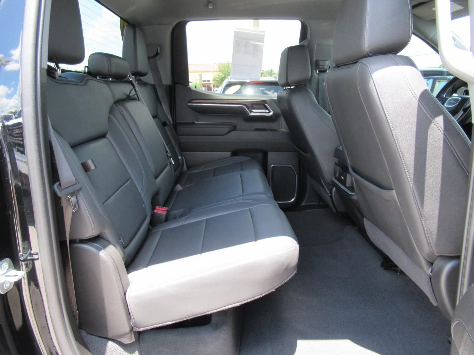 Used 2023 Black GMC SLT image 31