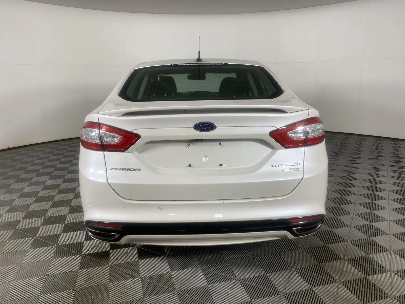 Used 2014 White Platinum Tri-Coat Metallic Ford Titanium image 8