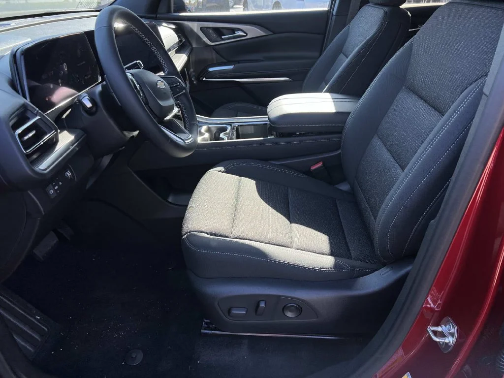2027 Chevrolet Traverse LT - Photo 14