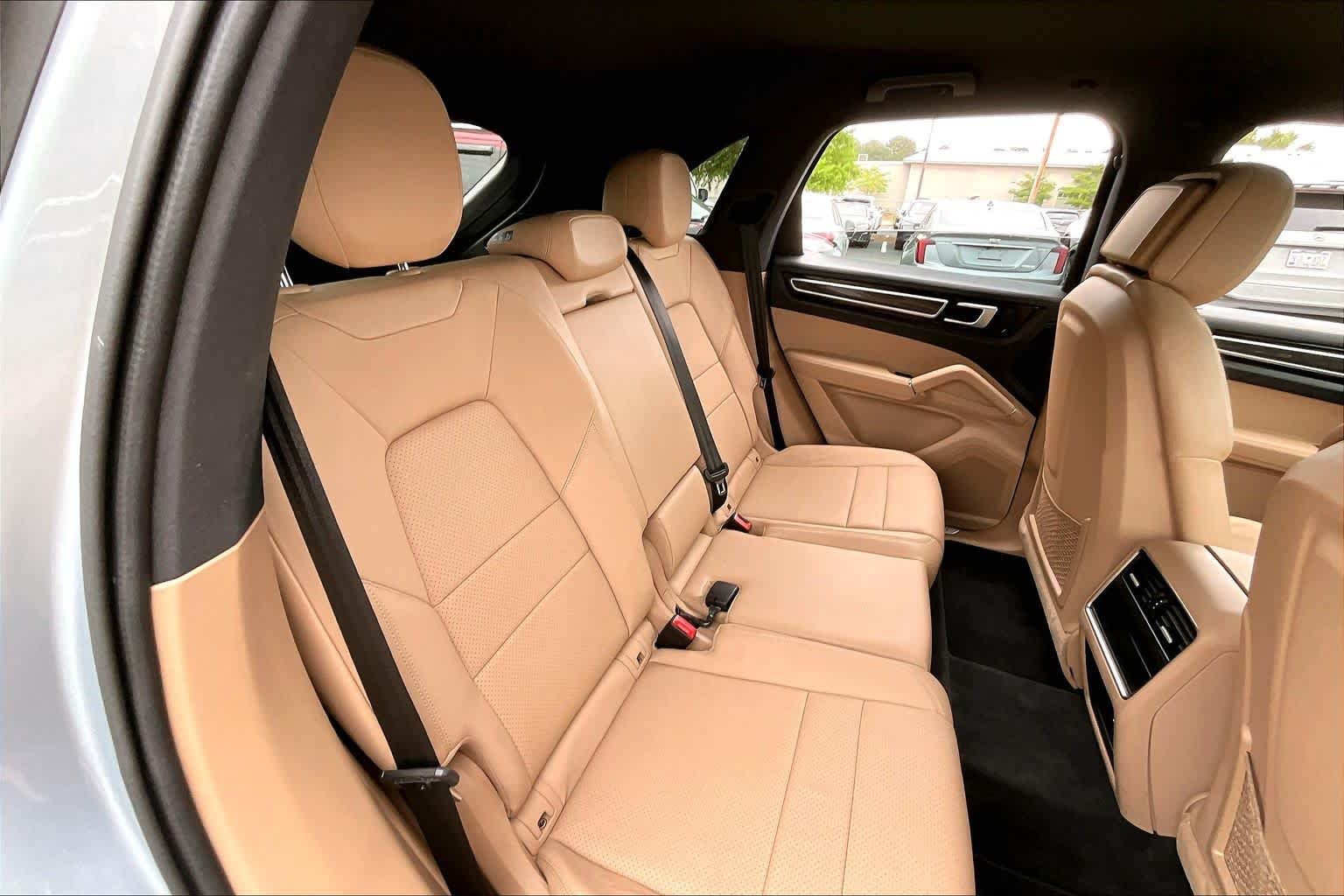 Used 2022 Dolomite Silver Metallic Porsche E-Hybrid image 19