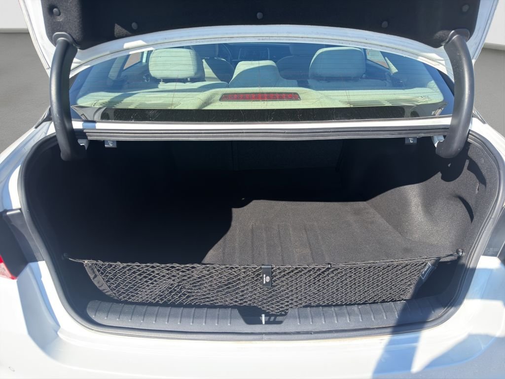 Used 2016 White Kia LX image 20