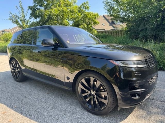 Used 2023 Santorini Black Metallic Land Rover SE image 4