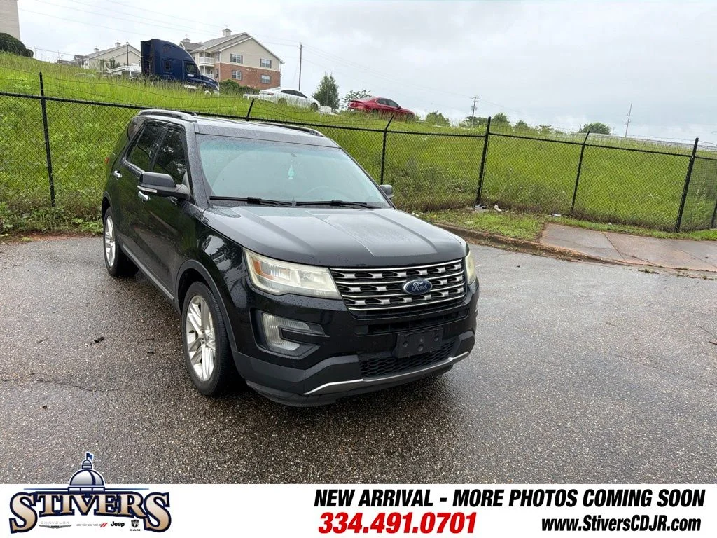 Used 2016 Black Ford XLT image 1
