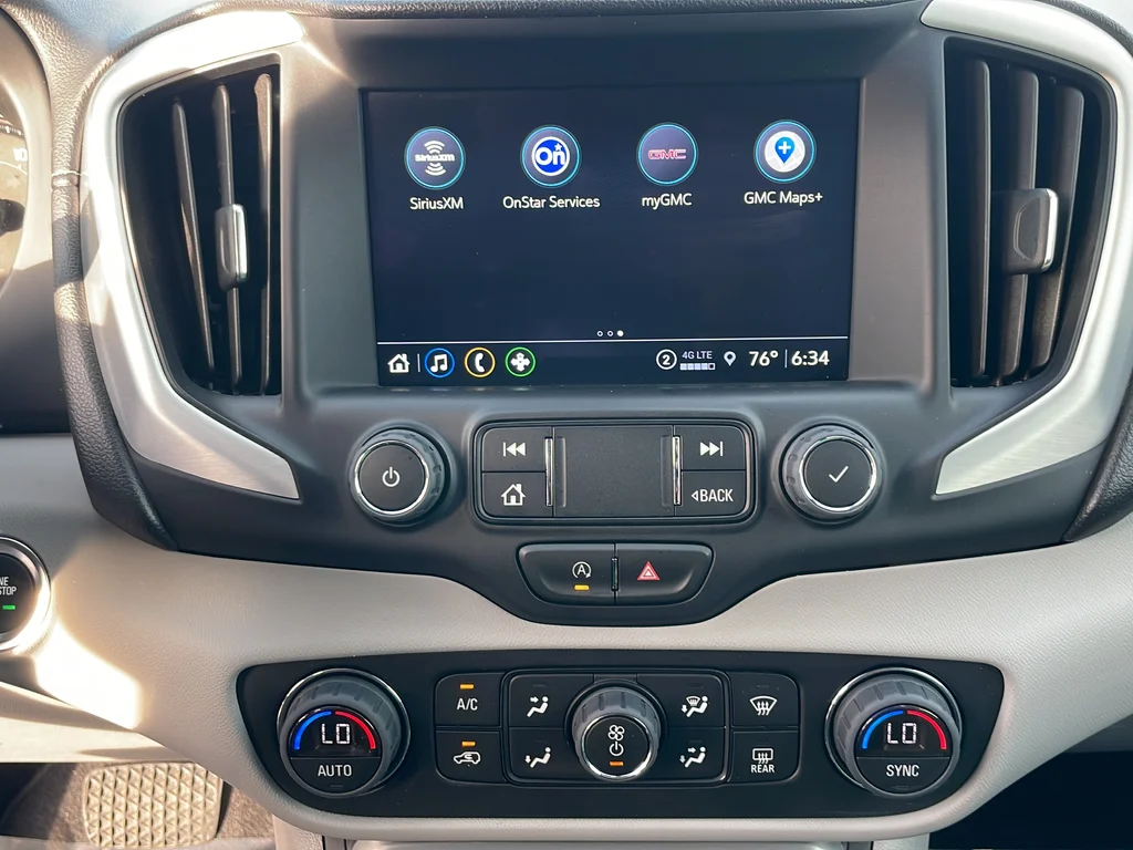 Used 2022 Silver GMC SLT image 34