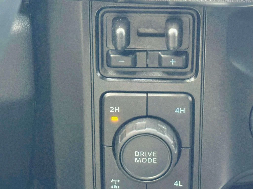 Used 2025 Black Ford Platinum image 17