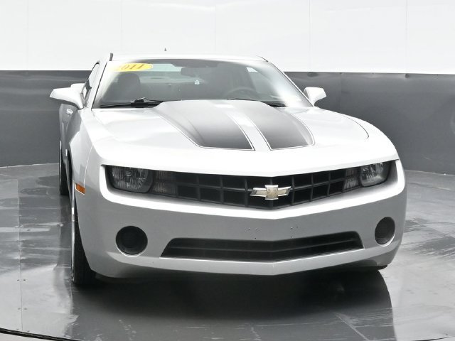 Used 2011 Silver Chevrolet 1LS image 6