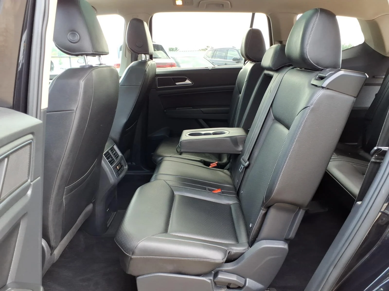 Used 2018 Black Volkswagen V6 SEL 4Motion image 26