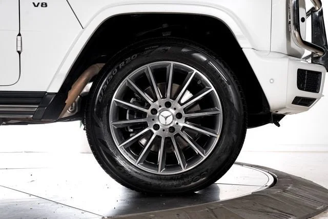 Used 2024 MANUFAKTUR Moonlight White Metallic Mercedes-Benz G 550 image 16