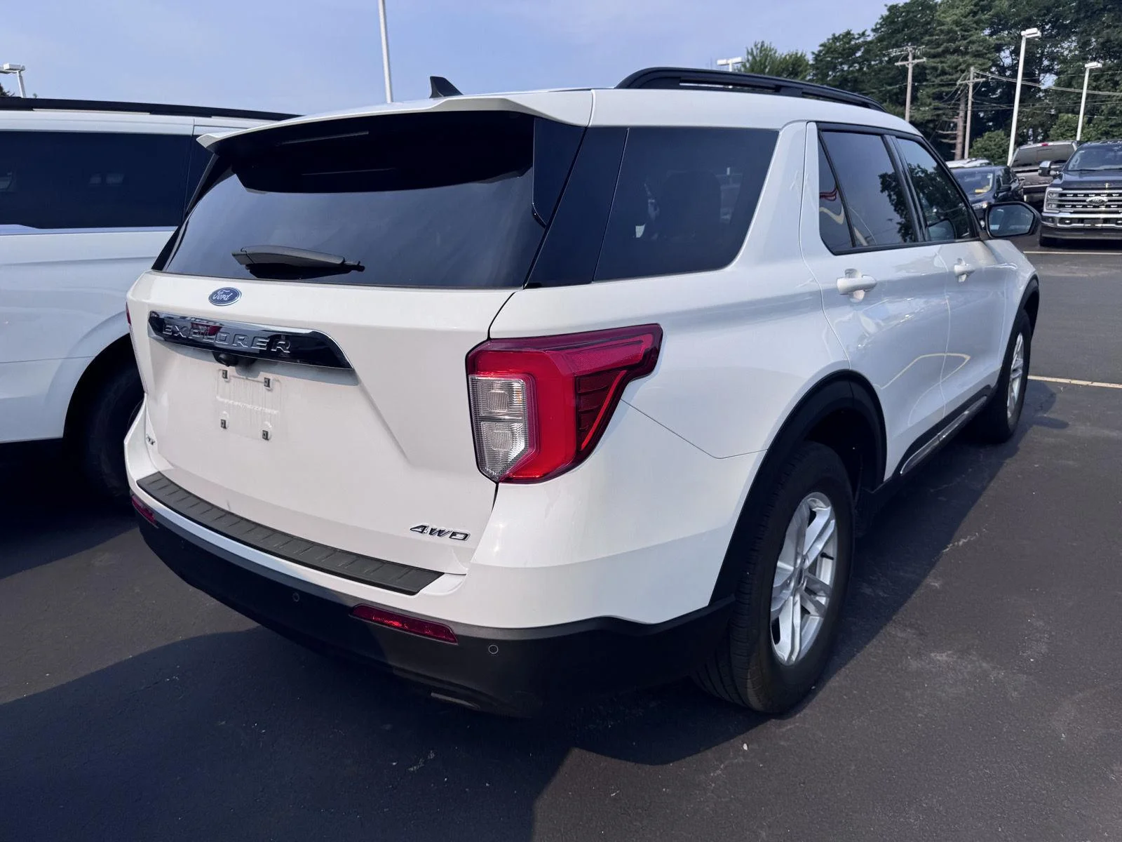 Used 2021 Oxford White Ford XLT image 4