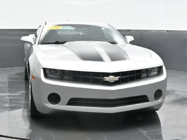 Used 2011 Silver Chevrolet 1LS image 6