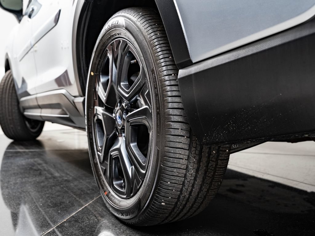 Used 2025 Ice Silver Metallic Subaru Onyx Edition image 47