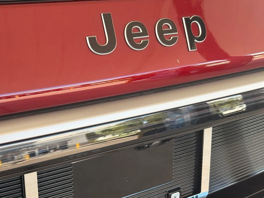 New 2026 Velvet Red Pearl-Coat Exterior Paint Jeep  image 32