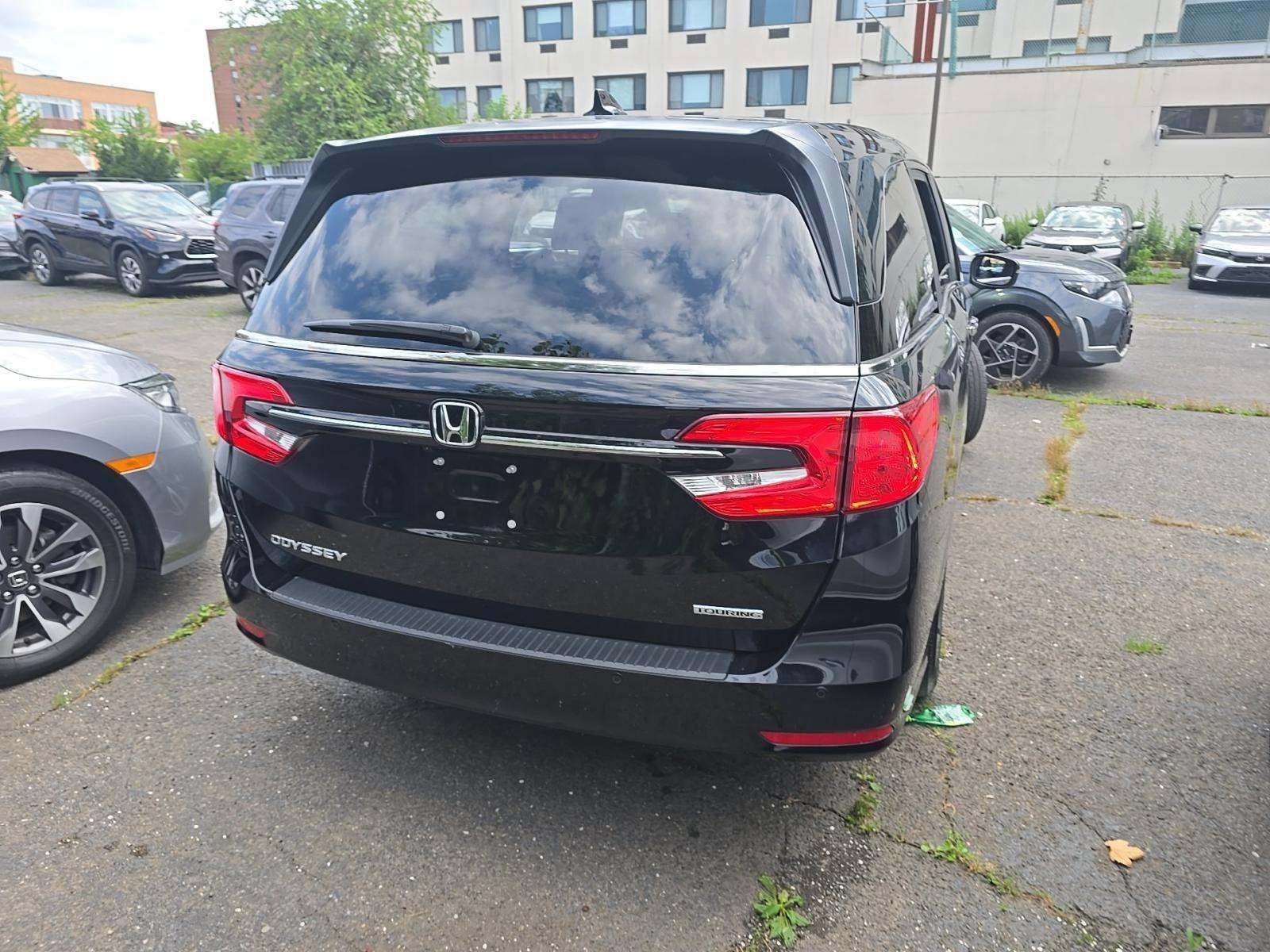 Certified Used 2024 Crystal Black Pearl Honda Touring image 6