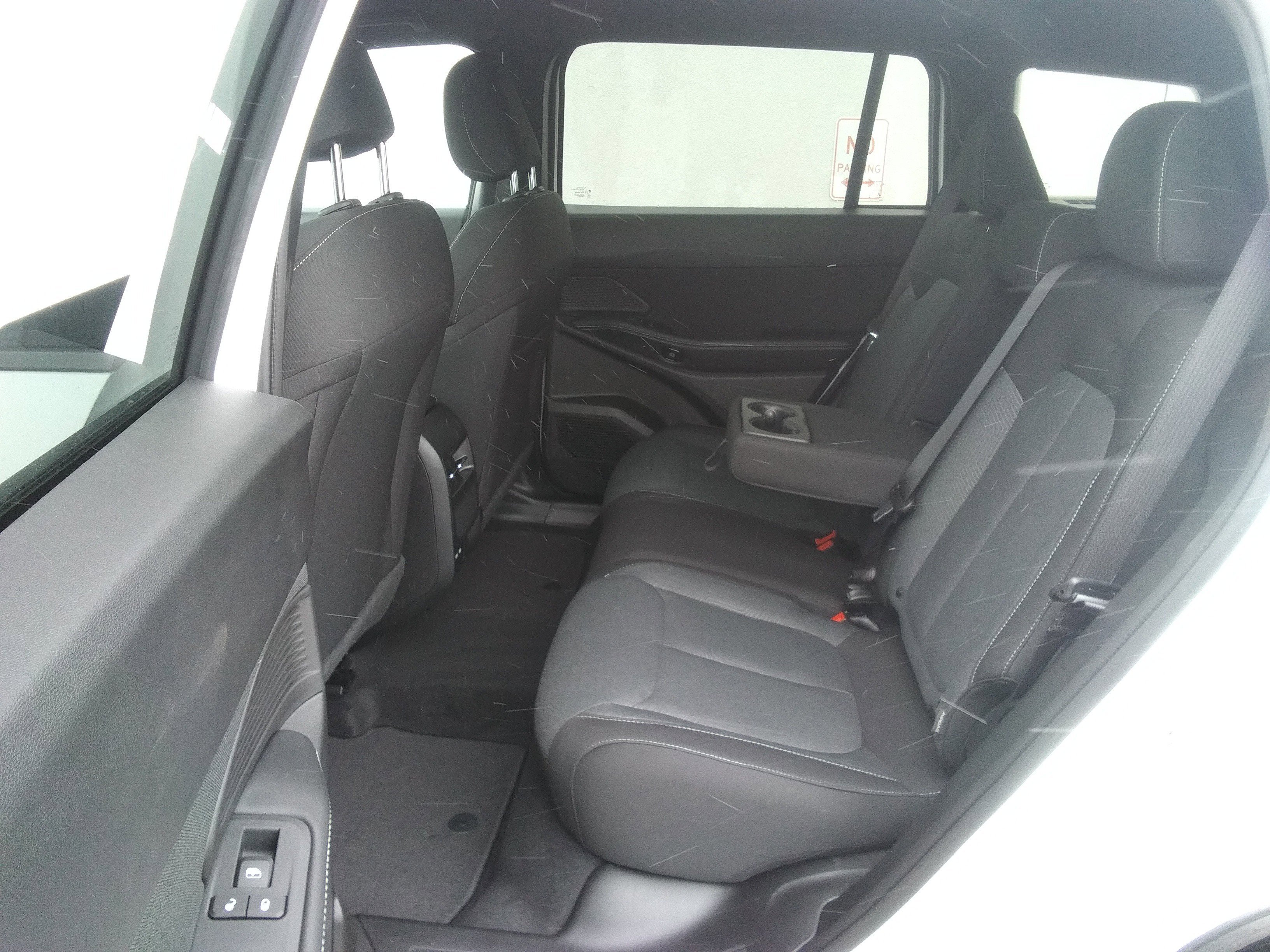 New 2026 Bright White Clear-Coat Exterior Paint Jeep Laredo image 9