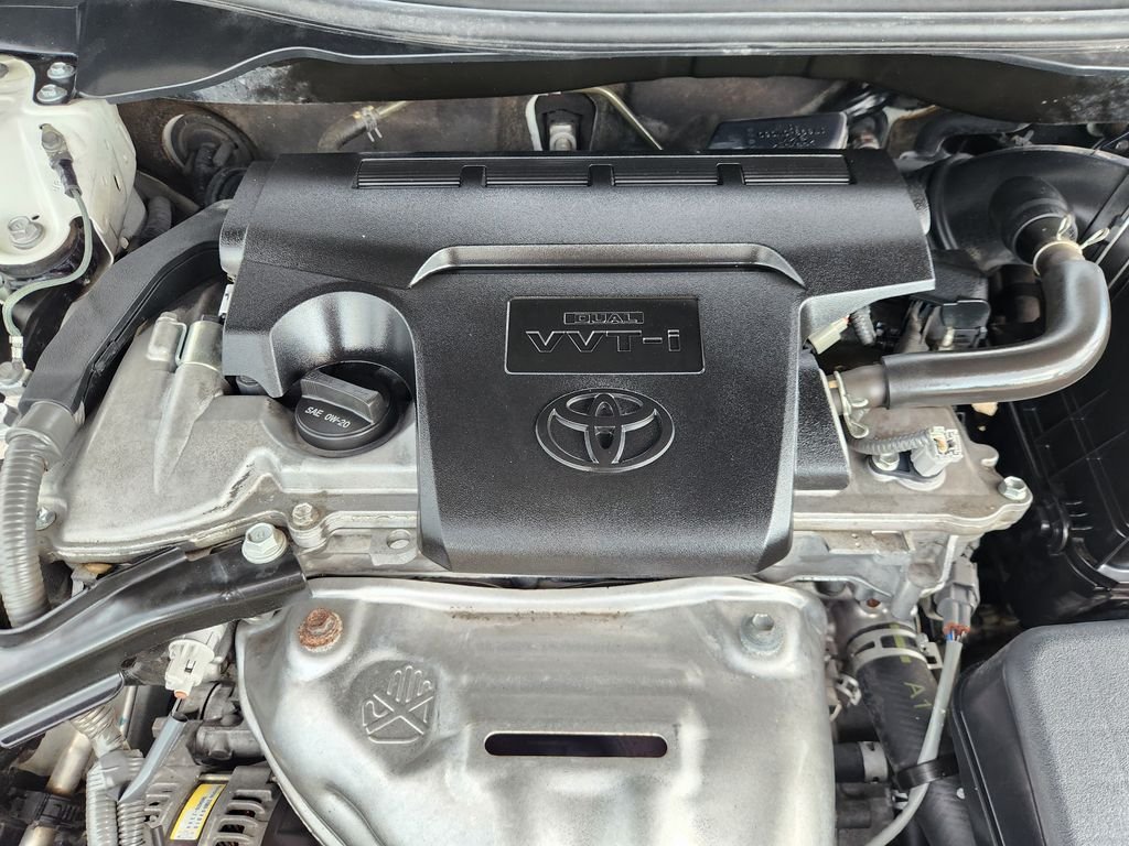 Used 2014 Blizzard Pearl Toyota SE image 32