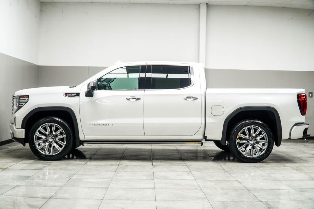 Used 2025 White GMC Denali image 9
