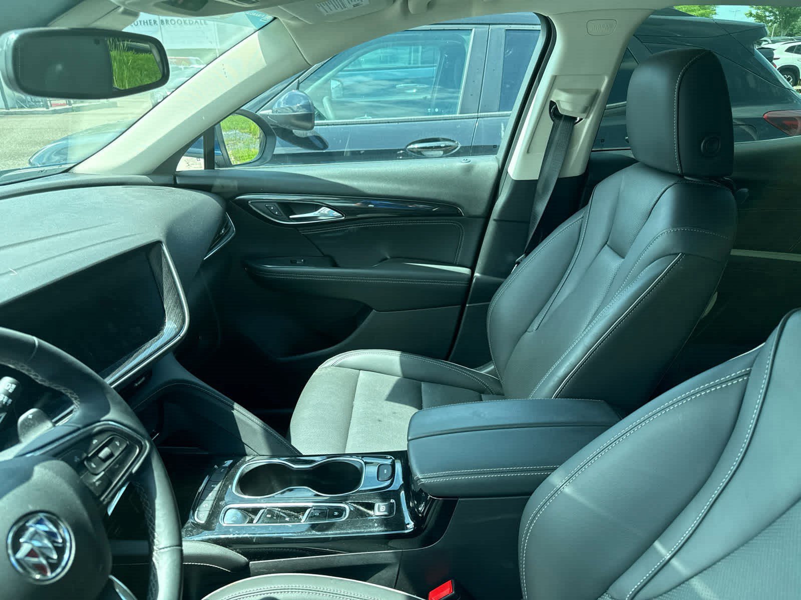 Used 2023 Sapphire Metallic Buick Essence image 4