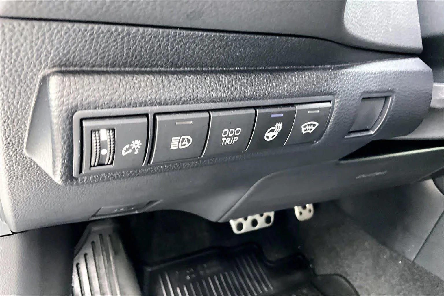 Used 2025 Ice Cap Toyota Premium Plus image 32
