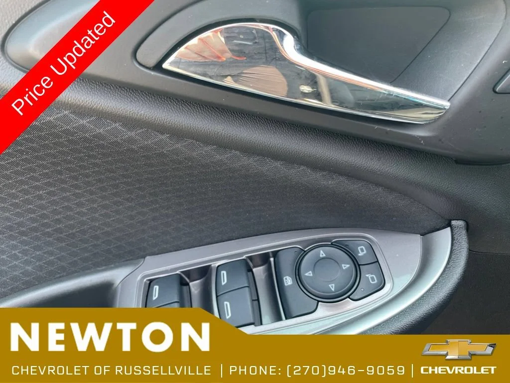 Used 2025 Mosaic Black Metallic Chevrolet RS image 9